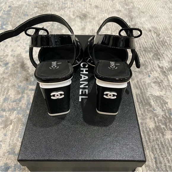 Chanel Patent Calfskin Sandal - size 36 - Picture 5 of 8